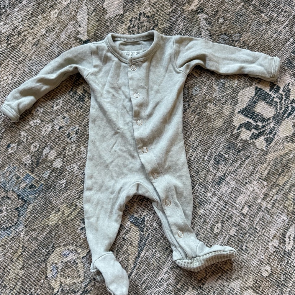 L’oved Baby organic Soft Sage Green One-Piece Footed Pajamas